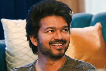 மக்கள் காசில் கல்லா கட்டபாக்கும் விஜய்.. வாரிசு படத்தின் டிக்கெட் இவ்வளவு அதிகமா