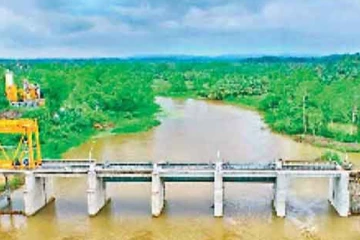 உப்புத் தடுப்புச் சுவருக்கு ஒரு மாதத்தில் தீர்வு : பவித்ரா பணிப்புரை
