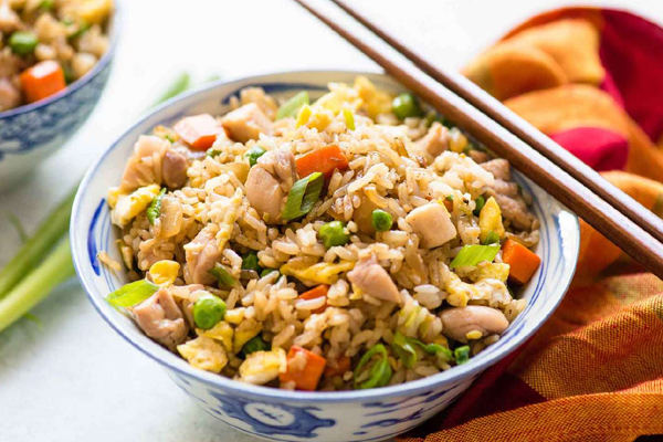 ஹோட்டல் ஸ்டைல் சுவையான சிக்கன் ப்ரைடு ரைஸ் வீட்டில் செய்வது எப்படி? | Hotel Style Chicken Fried Rice Home Made