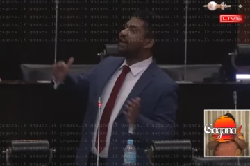 කෑම පැකට් දෙසියක් දෙන්න ගිය මන්ත්‍රීවරියක්ගේ අත මාලිමා මන්ත්‍රීවරයෙක් හපලා - චානක