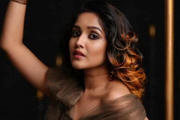 விளம்பரத்தில் காசு சம்பாதிக்க குதித்த அஜித் ரீல் மகள் அனிகா!! நடிகையானதும் இப்படியா?