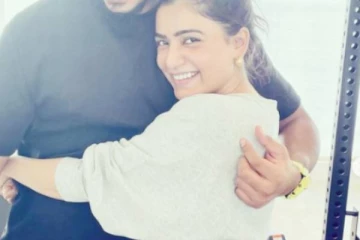 விவாகரத்துக்கு பின் வயது குறைவான நடிகருடன் ரொமான்ஸ்!! நடிகை சமந்தா வெளியிட்ட புகைப்படம்