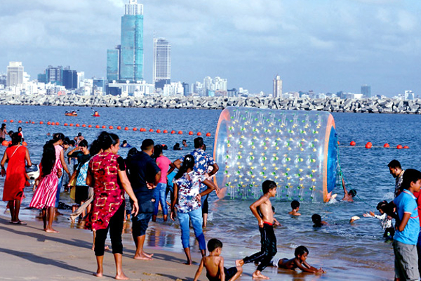 கொழும்பு கடற்கரைக்கு செல்ல இவற்றுக்கு அனுமதி இல்லை | Not Allowed To Visit The Colombo Artificial Beach