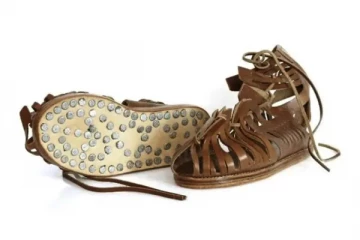 ஜேர்மனியில் 2,000 ஆண்டு பழமையான ரோமப் படை காலணிகள் கண்டுபிடிப்பு