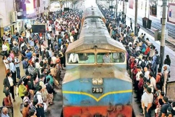 වර්ජනය අසාර්ථකයි - මගීන් උභතෝකෝටිකයකට මැදි වෙද්දි ප්‍රවේශ පත්‍ර නැතුවම ඇතැම් දුම්රියන් ධාවනය වෙලා - මුළු රටෙන්ම චෝදනා
