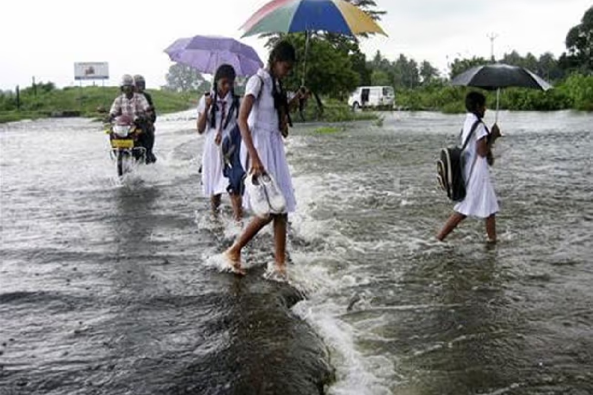 சீரற்ற காலநிலை; நாளை விசேட விடுமுறை | Inclement Weather Special Holiday For Schools சீரற்ற காலநிலை; நாளை விசேட விடுமுறை | Inclement Weather Special Holiday For Schools