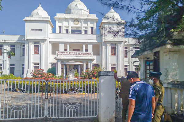 சிங்கள காடையர்களால் எரியூட்டப்பட்ட யாழ்.பொது நூலகம்; இன்று 42 ஆவது ஆண்டு | Jaffna Public Library Lit By Lions Today 42Nd Year