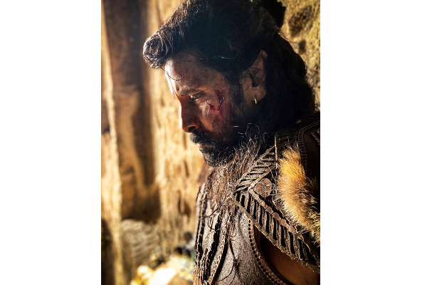 வந்தியதேவனாக விஜய் நடிக்கவிருந்தது குறித்து முதல் முறையாக பேசிய சீயான் விக்ரம் ! | Chiyaan Vikram About Vijay As Vandhiyathevan