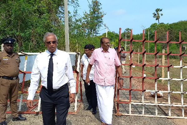 தையிட்டி விவகாரம் ; தடைகளை தாண்டி உள்ளே நுழைந்த சுமந்திரன் மற்றும் மாவை!(Photos) | The Tahiti Affair Sumandran Mavi In The Field