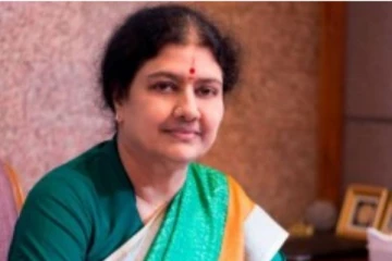 சங்கர மடத்திற்கு வருகை தந்த சசிகலா