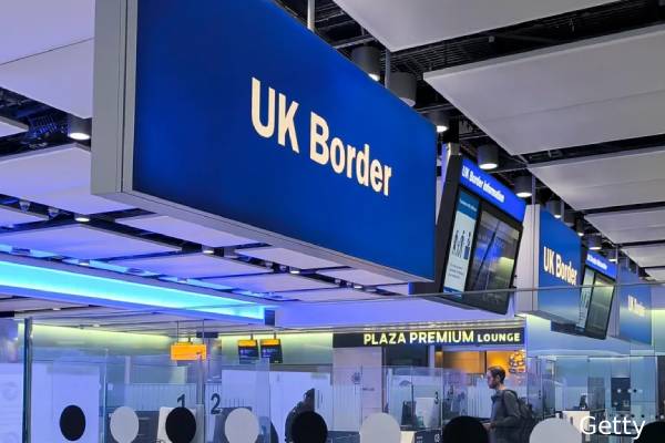 பிரித்தானிய கனேடிய இரட்டைக் குடியுரிமை கொண்டவர்களுக்கு சிக்கலை உருவாக்கியுள்ள செய்தி | Uk Canada Dual Citizens Affected New Passport Rule