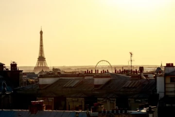 பிரான்சில் ஆவணங்களற்ற புலம்பெயர்ந்தோர் எத்தனை பேர் வாழ்கிறார்கள்?