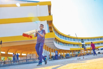 අලුතින් ඉදි කළ මධ්‍යම බස් නැවතුම්පොළෙහි දේපලවලට අලාභ හානි සිදුකළ සැකකරුවෙකු අත්අඩංගුවට