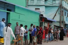 கொழும்பில் நேற்று மட்டும் 300 பேருக்குக் கொரோனா!