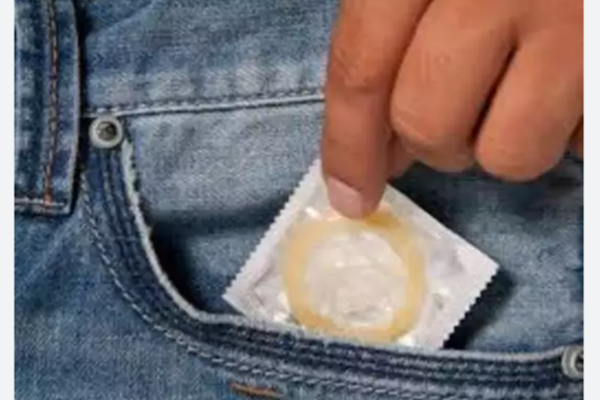 18 முதல் 25 வயதினருக்கு ஆணுறை இலவசம் - அரசு அறிவிப்பு! | France Makes Condoms Free For Teenagers