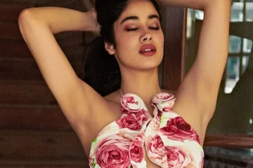 ஹாட் உடையில் ஜான்வி கபூர்.. லேட்டஸ்ட் போட்டோஷூட்