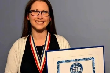 மூளையில் காயத்துடன் கின்னஸ் சாதனை படைத்த கனேடிய பெண்!