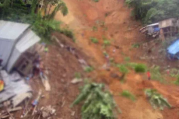 இலங்கையில் மீண்டும் பாரிய மண்சரிவு ; சடுதியாக உயர்ந்த பலி எண்ணிக்கை, மேலும் பலர் மாயம்