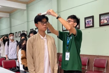 இந்த உயரம் இருந்தா தான் சேர முடியும்? பல்கலைக்கழகத்தின் நூதன கட்டுப்பாடு