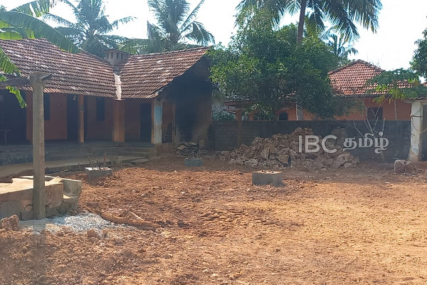 யாழில் தொலைத் தொடர்புக் கோபுரம் அமைப்பதற்கு எதிராகக் கவனயீர்ப்புப் போராட்டம்! | Protest Againist Telecom Tower Jaffna