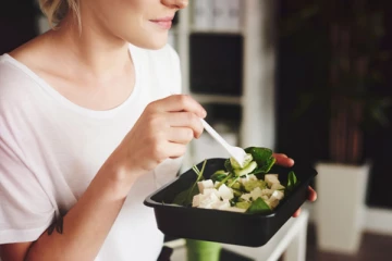 பெண்களே ஹார்மோன் சுரப்பை சீராக வைத்து கொள்ள வேண்டுமா? அப்போ அவசியம் இந்த  உணவுகளை எடுத்துகோங்க