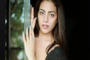 பிரபல நடிகை மர்ம மரணம்; வீட்டில் அழுகிய நிலையில் மீட்கப்பட்ட உடல் - நடந்தது என்ன?