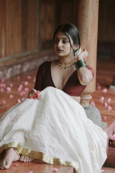 பாபநாசம் படத்தில் கமல் மகளாக நடித்த நடிகையா இது, கிளாமர் போட்டோக்களால் கொடுத்த ஷாக் | Papanasam Actress Esther Anil Glamour Photoshoot