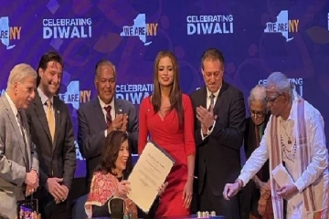 நியுயோர்க்கில் தீபாவளிக்கு பொது விடுமுறை : கையெழுத்திட்டார் ஆளுநர்