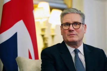 அன்பளிப்பு பொருட்களுக்கு வரி ; கவனம் ஈர்த்த பிரித்தானிய பிரதமர்!