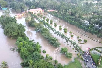 வெள்ளத்தில் மூழ்கிய தென்கிழக்கு பல்கலைக்கழகம்: ஒத்திவைக்கப்பட்ட கல்வி நடவடிக்கைகள்