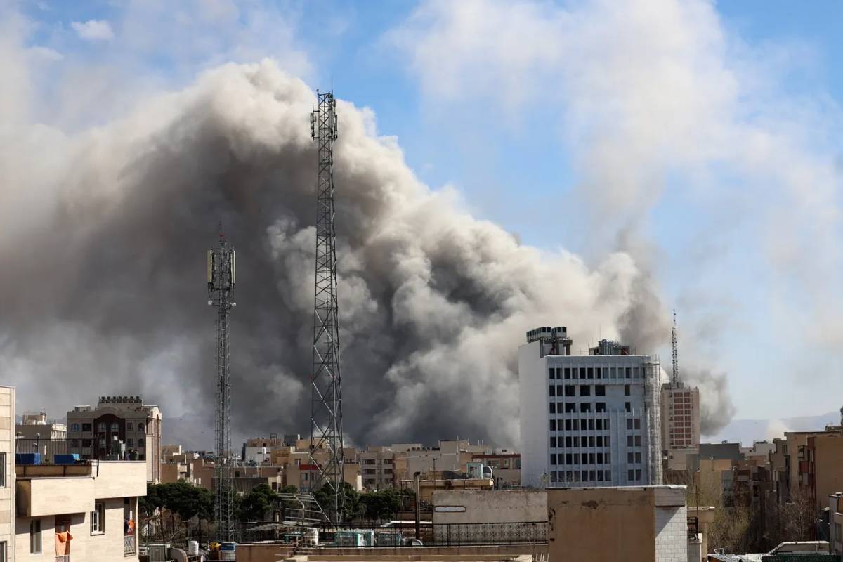 ஈரானுக்கு எதிரானப் போரில் ட்ரம்ப் நிர்வாகம் இதுவரை செலவிட்ட தொகை... விரிவானத் தகவல் | Us Iran War Money Spent So Far