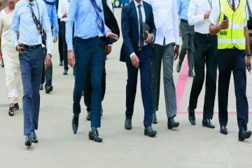 நாட்டிலிருந்து தப்பி ஓட திட்டமிட்டுள்ள உயர் அதிகாரிகள் குழு ; முக்கிய நபரிடமிருந்து அம்பலமான தகவல்