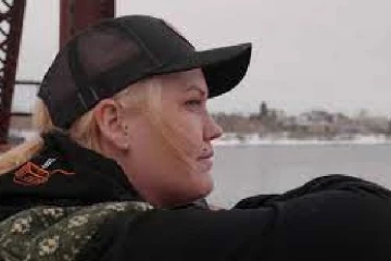 திரைப்படங்களில் போன்று 15 வயது சிறுமியாக மாறிய கனடிய தாய்