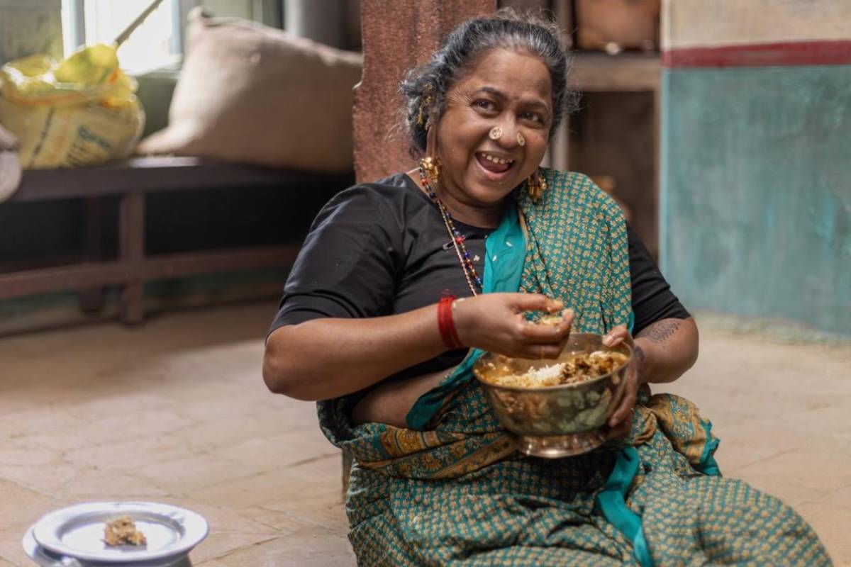 மாஸ் கலெக்ஷன் செய்யும் ராதிகாவின் தாய் கிழவி... 5 நாள் முடிவில் செய்துள்ள வசூல் | Radhika Thaai Kizhavi Movie 5 Days Bo Details