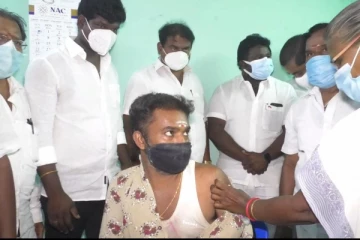 கோயம்பேடு பூக்கடை வியாபாரிகளுக்கான தடுப்பூசி முகாம் தொடக்கம்
