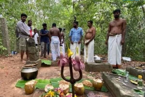 தமிழர் மரபுகளைப் பேணிக்காக்க அணிதிரளுங்கள் - யாழ். பல்கலை மாணவர் ஒன்றியம் அழைப்பு | Kurundurmalai Issue Jaffna U S U Call Tamils