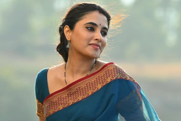 கர்ப்பமாக இருக்கும் போட்டோவை வெளியிட்ட பிரியங்கா மோகன்.. இணையத்தில் வைரல் | Priyanka Mohan Movie Shoot Photo In Pregnant Look