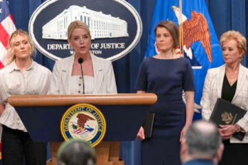 திருநங்கைகள் விளையாட தடை; வழக்குத் தொடர்ந்த டிரம்ப் நிர்வாகம்