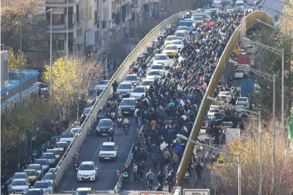 ஈரானில் நிலவும் கடும் நெருக்கடி மற்றும் அடக்குமுறை! மருத்துவமனைகளில் நடக்கும் கொடூரம் | The Severe Economic Crisis And Repression In Iran