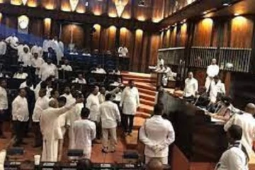 அமளிதுமளியில் செங்கோலை தூக்கும் முயற்சி- சபாநாயகருக்கு விடுக்கப்பட்ட கடும் எச்சரிக்கை!