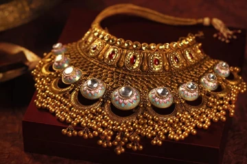 தங்கம் வாங்க காத்திருப்போருக்கு முக்கிய தகவல்: இன்றைய தங்க நிலவரம்