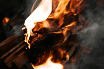 யாழில் நுளம்புக்குப் புகை மூட்டிய மூதாட்டி உயிரிழப்பு