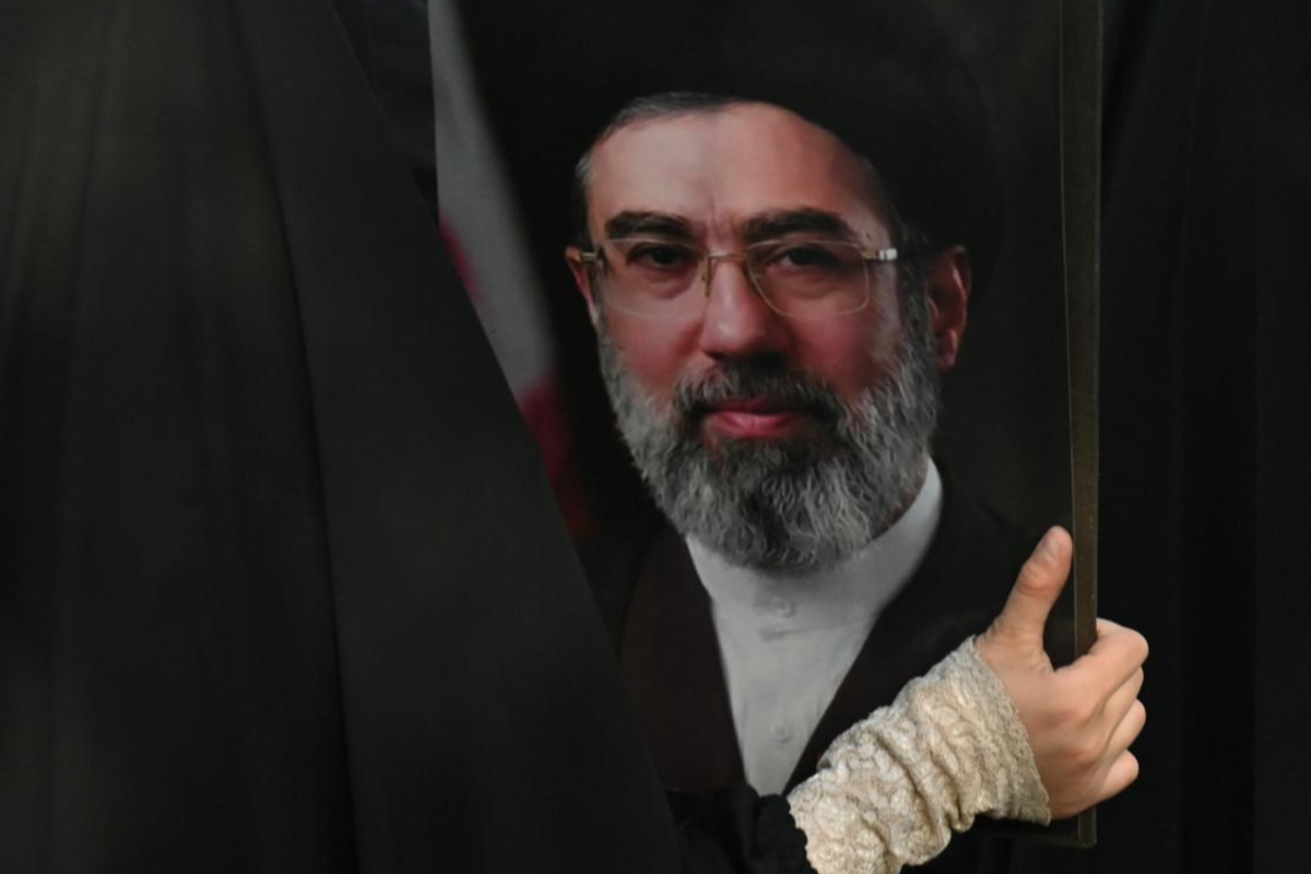 ஈரானின் முக்கிய தலைவர்களின் தலைகளுக்கு குறிவைத்த அமெரிக்கா; 10 மில்லியன் வெகுமதி அறிவிப்பு | Us Offers 10M Reward For Info On Iran Leaders