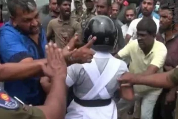 பெற்றோலுக்காக காத்திருந்த தாதிக்கு நேர்ந்த நிலை! மனதை தொட்ட வரிகள்