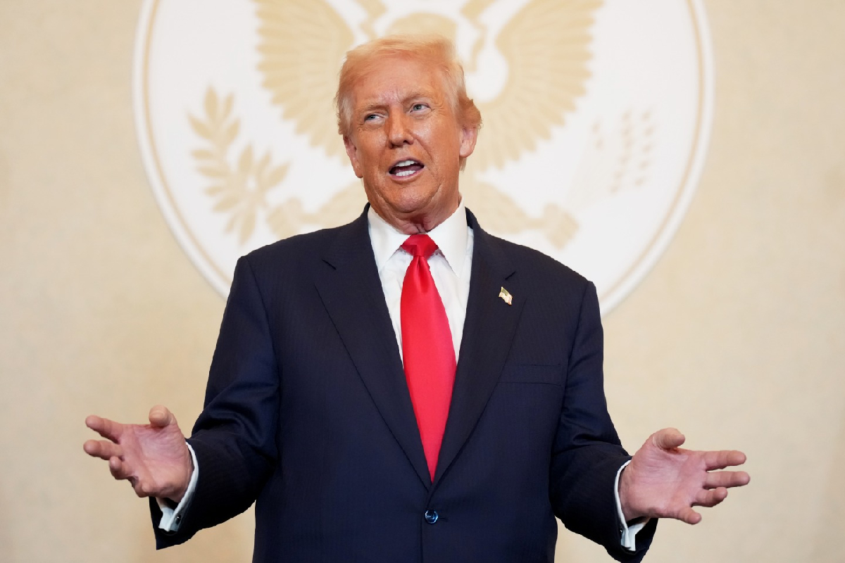 ஈரான் போர் குறித்த சர்ச்சை : போப் லியோவிடம் மன்னிப்பு கேட்க ட்ரம்ப் மறுப்பு : முற்றுகிறது முறுகல் | Trump Refuses To Apologize To Pope Leo