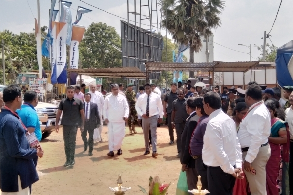 யாழில் சர்வதேச வர்த்தக சந்தையை தொடங்கிவைத்த ஆளுநர்! | The Governor Who International Trade Market