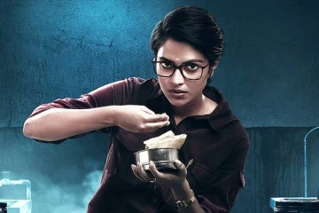 பிணங்களுக்கு நடுவே அமலா பால், வெளியான திகில் First look போஸ்டர்: