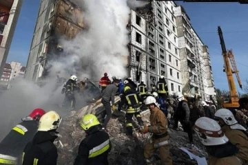 மீண்டும் ஆட்டத்தை ஆரம்பித்த ரஷ்யா; உக்ரைன் மீது வான் வழித் தாக்குதல்; 9 பேர் பலி