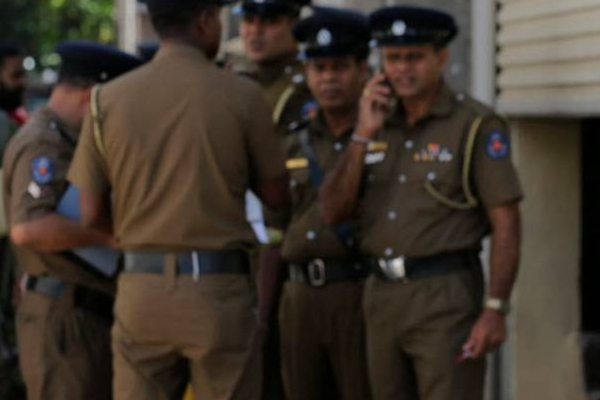 பாடசாலையில் சக ஆசிரியையிடம் கைவரிசையை காட்டிய மற்றொரு ஆசிரியை! | Teacher Stole A Fellow Teacher Thali Kodi Puttlam