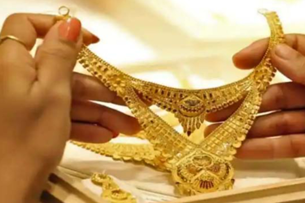 இன்றைய தங்கம் விலை! சமீபத்தில் சரசரவென குறைந்த விலை: தயக்கத்தில் முதலீட்டாளர்கள் | Gold Price 22Nd July 2022 In Tamil